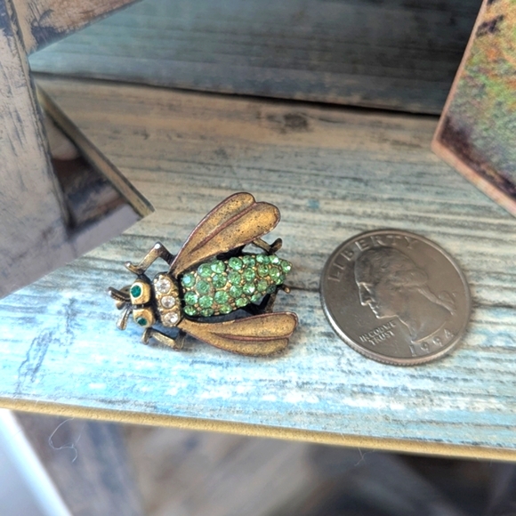 Vintage Czech Green Rhinestone Gold Tone "Fly" Estate Brooch - Picture 6 of 7